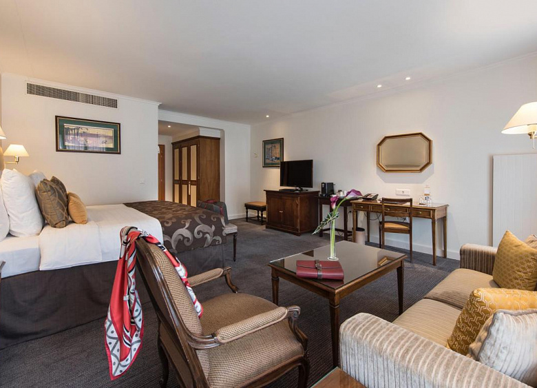 Hotel Bristol 11