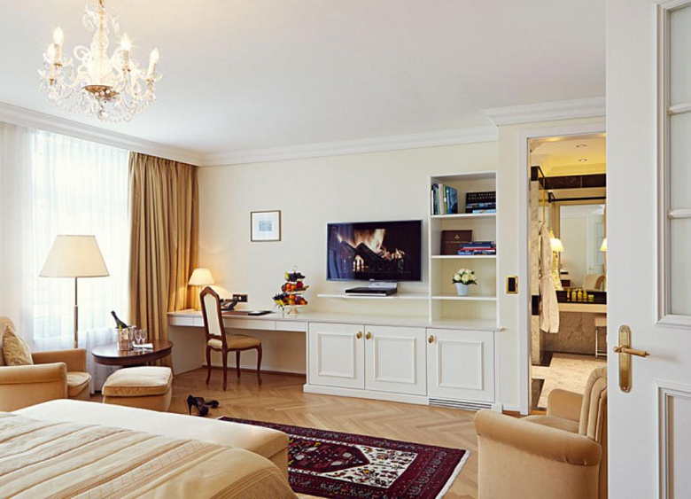 Hotel Badrutt’s Palace  14