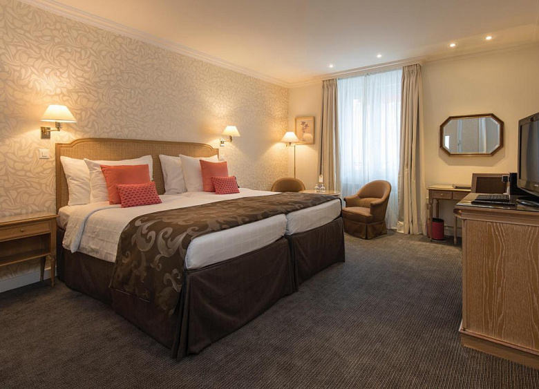 Hotel Bristol 2