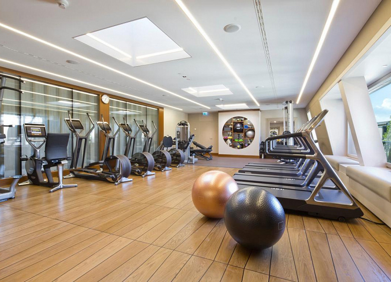Four Seasons Hotel des Bergues Geneva 8