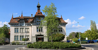 Business School Lausanne 1