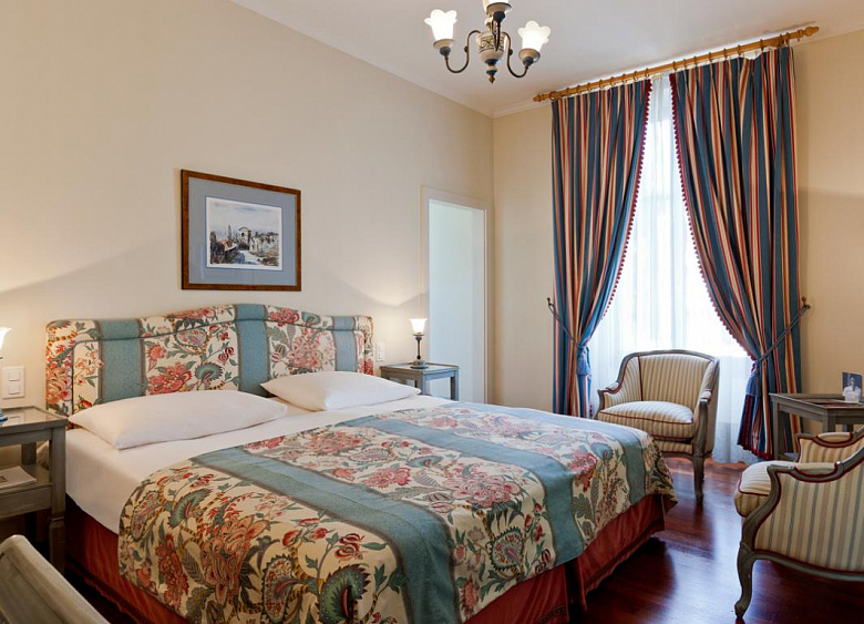 Hotel Angleterre & Résidence  26